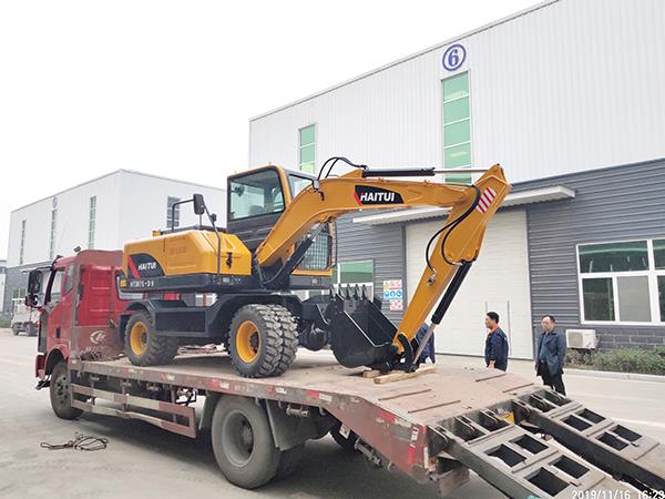 7 Ton Wheeled Excavator 5